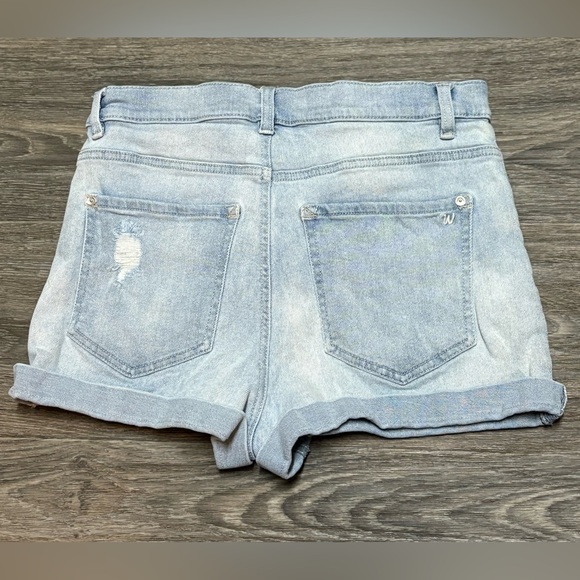 Wallflower Light Wash Jean Shorts - Picture 5 of 7